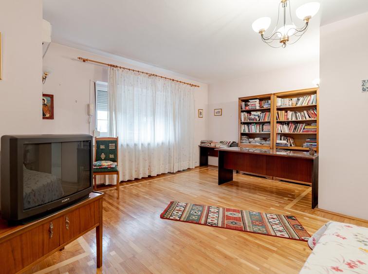 Casă individuală cu 7 camere cu Piscina în Snagov