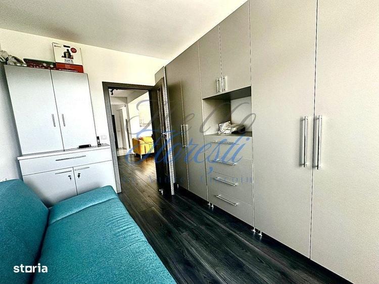Apartament cu 3 camere semidecomandat în Florești