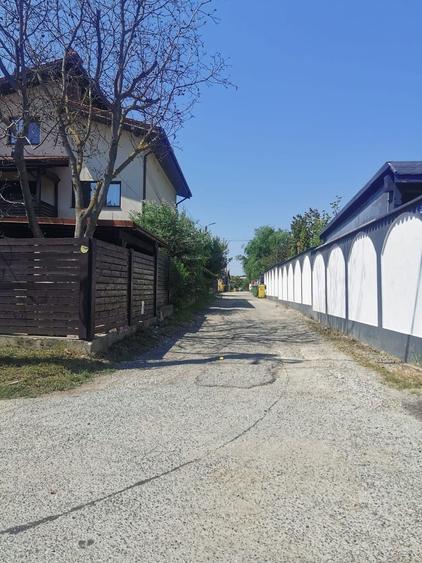 Teren Construcții intravilan de 523 mp, în Est