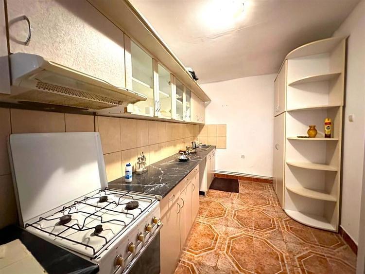 Casă cu 4 camere cu Teren 250 Mp în Pârneava