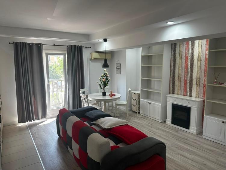 Apartament cu 3 camere decomandat, mobilat în Ștefăneștii de Jos