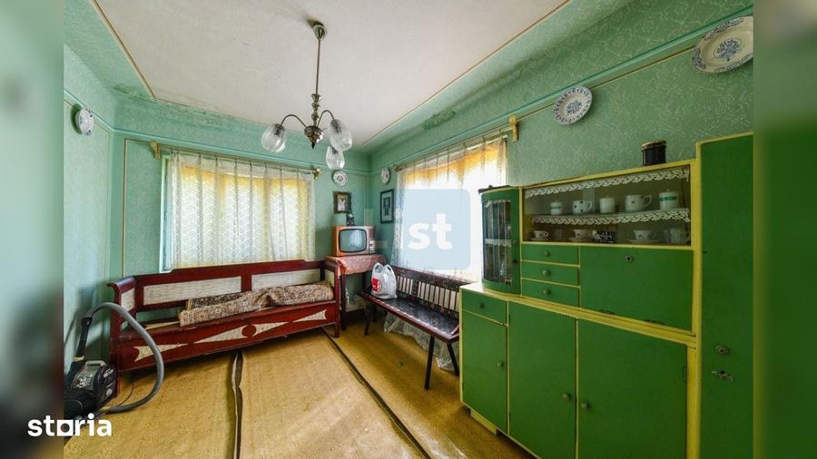 Casă cu 5 camere cu Teren 2594 Mp în Sic