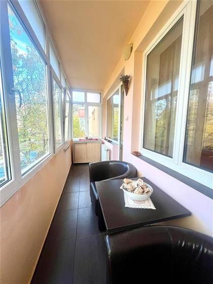 Apartament cu 3 camere semidecomandat, mobilat în Tractorul