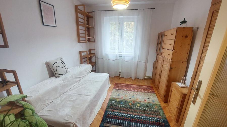 Apartament cu 3 camere semidecomandat, mobilat în Gheorgheni