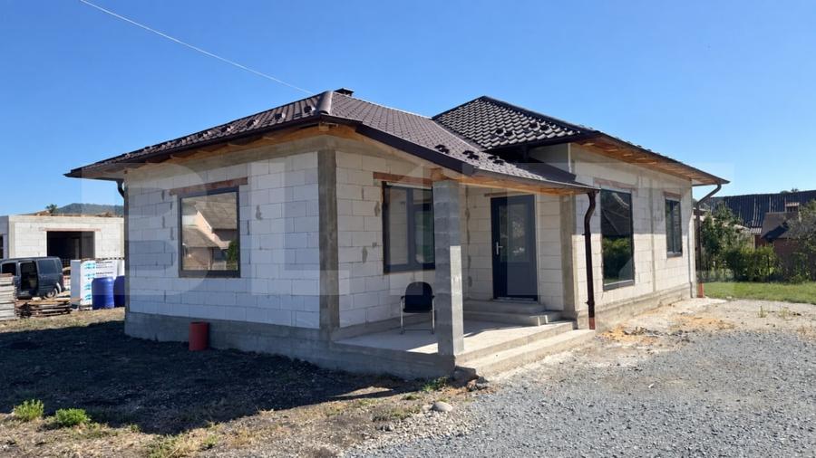 Casă individuală cu 3 camere cu Canalizare în Sud