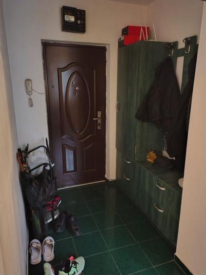 Apartament cu 3 camere decomandat în Tineretului