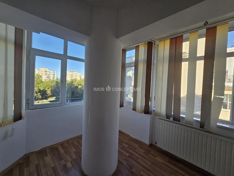 Apartament cu 3 camere decomandat în P-ța Mihai Viteazu