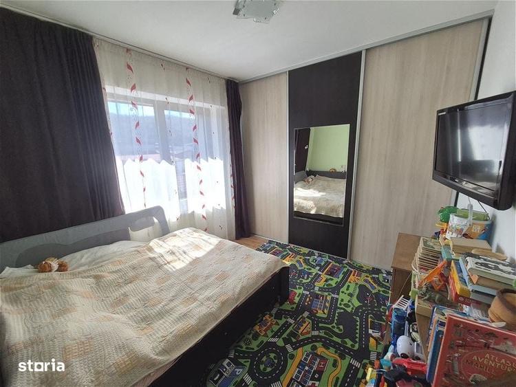 Apartament cu 3 camere decomandat în Tăuți