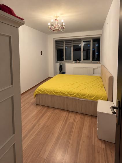 Apartament cu 3 camere semidecomandat în Dorobanți