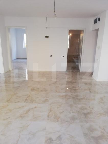 Apartament cu 3 camere decomandat, mobilat în Tractorul