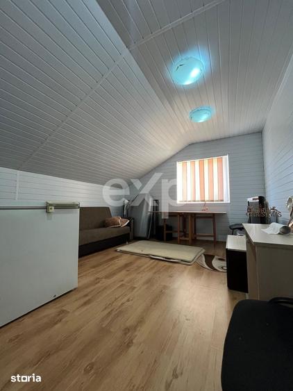 Casă cu 6 camere cu Teren 5423 Mp în Petrești