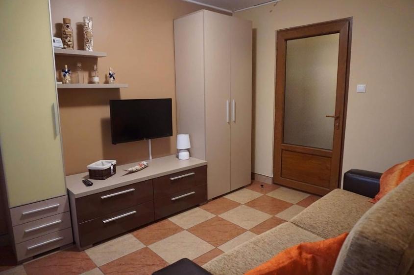 Apartament cu 3 camere decomandat, mobilat în Faleza Nord