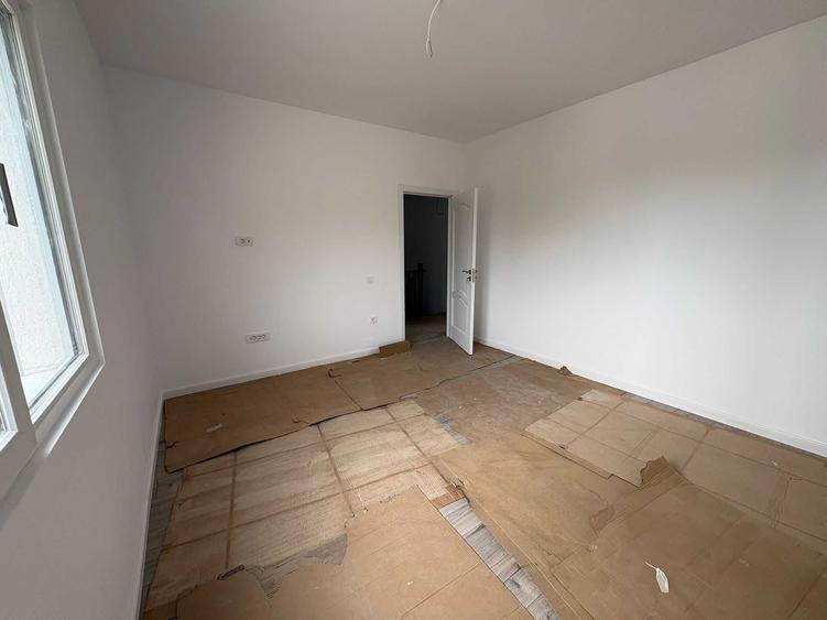 Casă cu 3 camere în Barieră