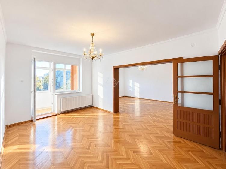 Apartament cu 4 camere decomandat în Șagului