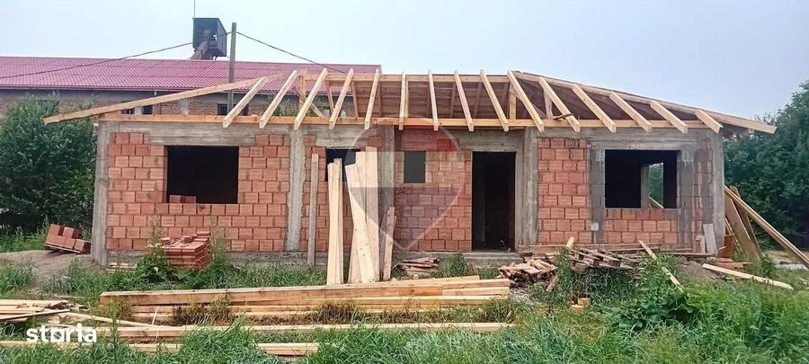 Casă cu 4 camere în Hălchiu