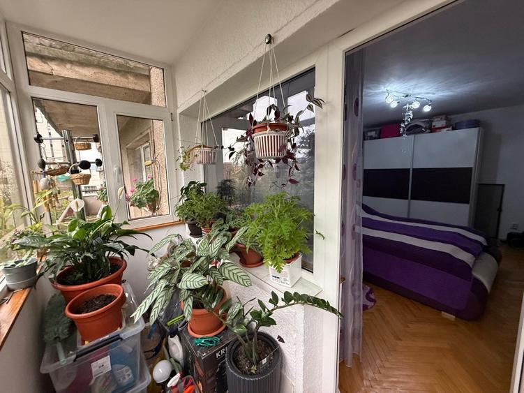 Apartament cu 2 camere,etaj 3, zona Ulpia - 7