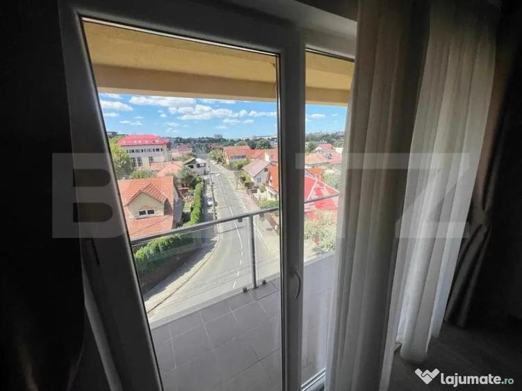 Apartament cu 3 camere semidecomandat în Tudor