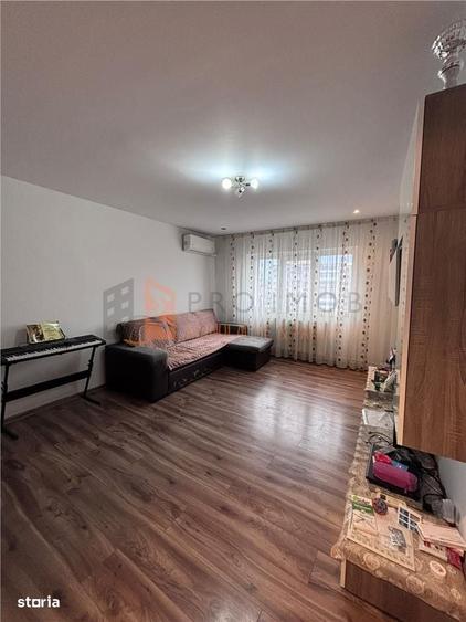 Apartament cu 3 camere decomandat în Lacu
