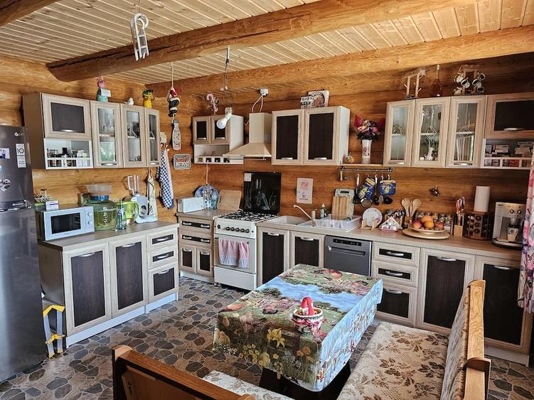 Casă cu 3 camere cu Teren 3042 Mp în Vale