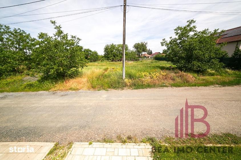 Teren de 795 mp, în Livada