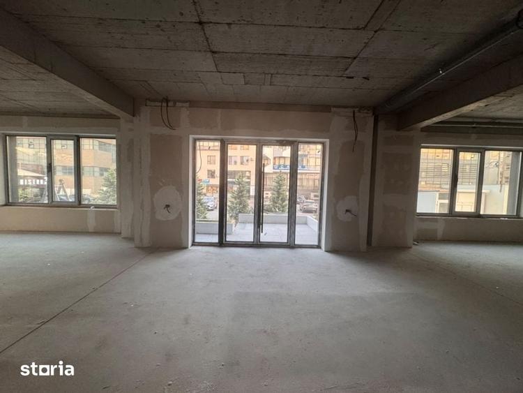 Spațiu comercial, de 90 mp, în Central