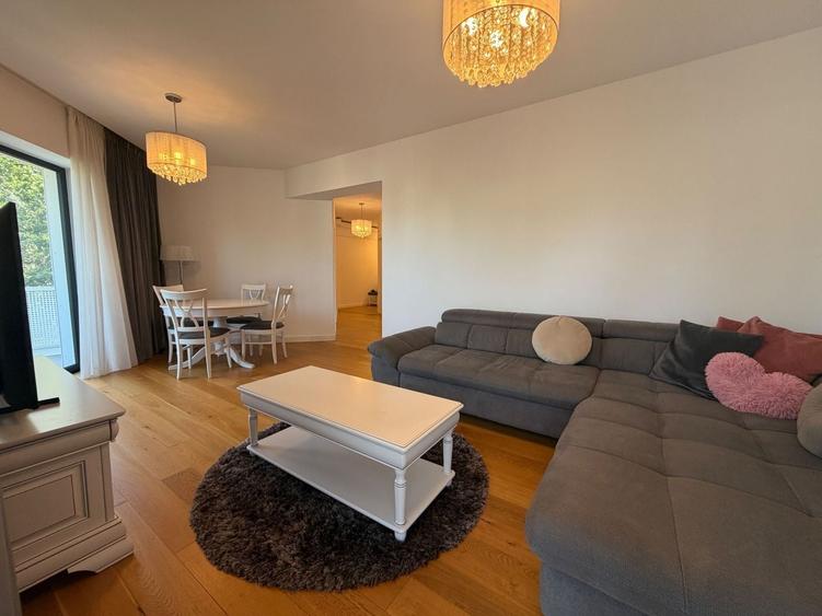Apartament cu 3 camere decomandat, mobilat în Aviației