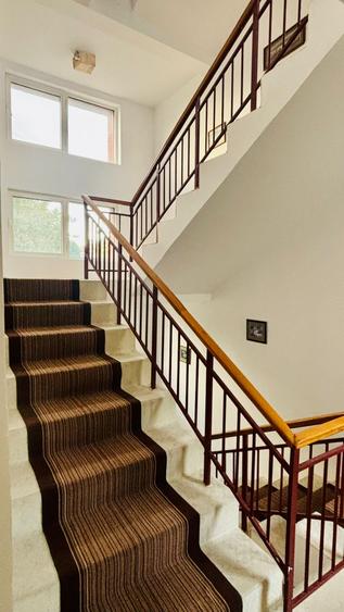 Duplex cu 5 camere cu Canalizare în Exterior Sud