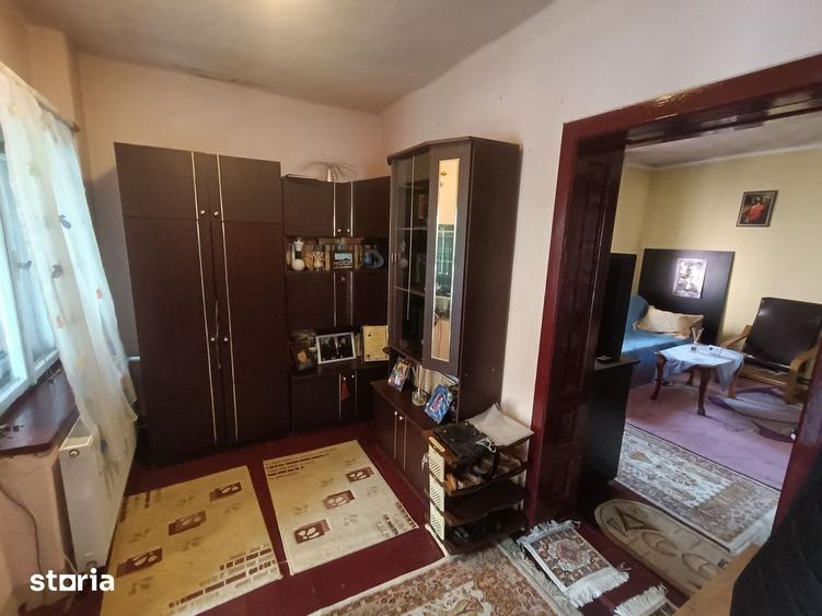 Casă cu 4 camere cu Teren 701 Mp în Central