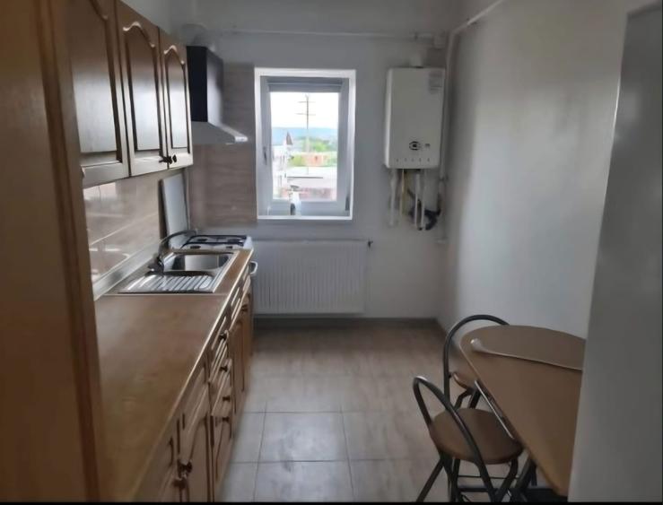 Inchiriez garsoniera bloc nou 1 Mai - 3