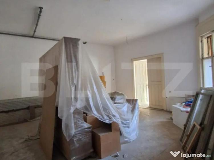 Spa?iu comercial 160 mp + terasa 40 mp, langa Pia?a Sfa - 5