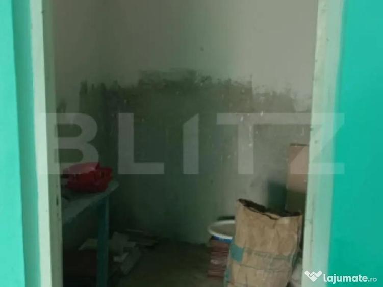 Casa cu 3 camere, bucatarie si baie, 105 mp ?i un teren de - 5