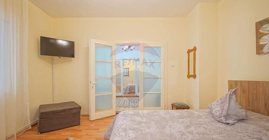 Vila cu farmec istoric in Bu?teni, pensiune sau locuin... - 2