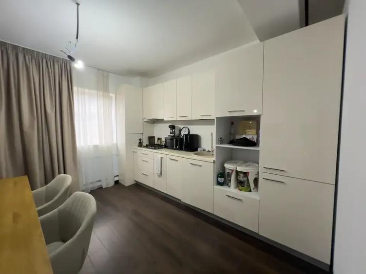 Casa 4 Camere De Vanzare Scoala Americana 120 MP - 1