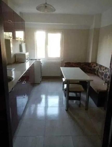 Sincai -Timpuri Noi -3 camere -1 min metrou - 2