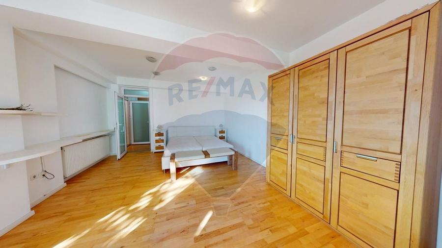 Apartament  la vila, cu 5 camere de vânzare în zona Turnisor - 15