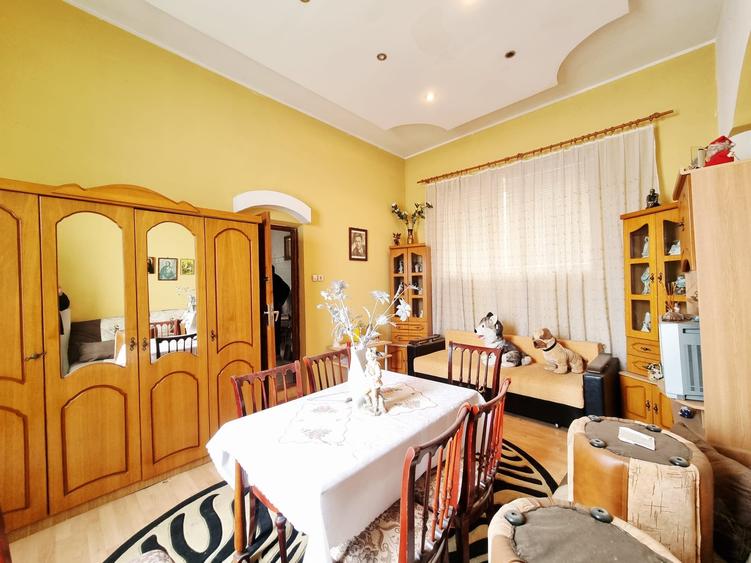 Casa situata intr-o zona buna a orasului - 7