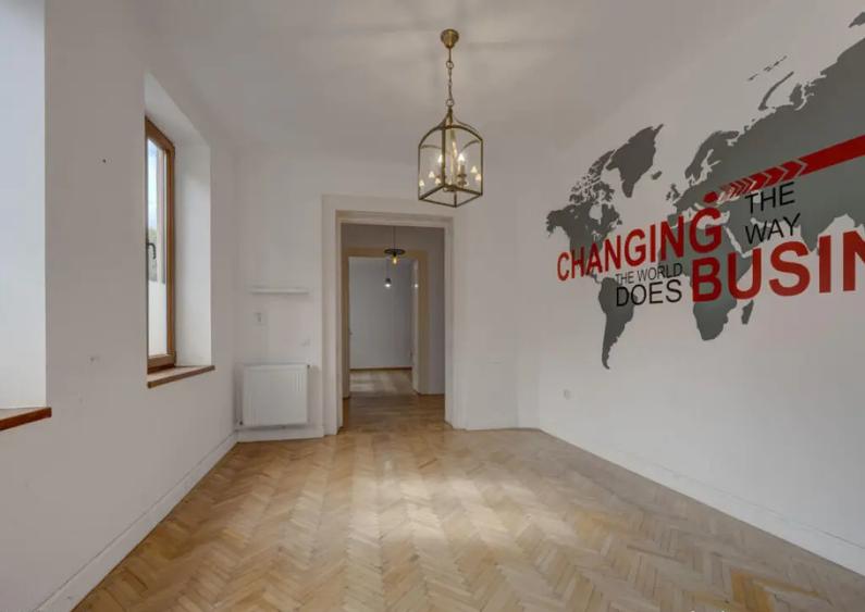 In Cartierul Evreiesc, casa 3 camere pivnita si mansarda - 13