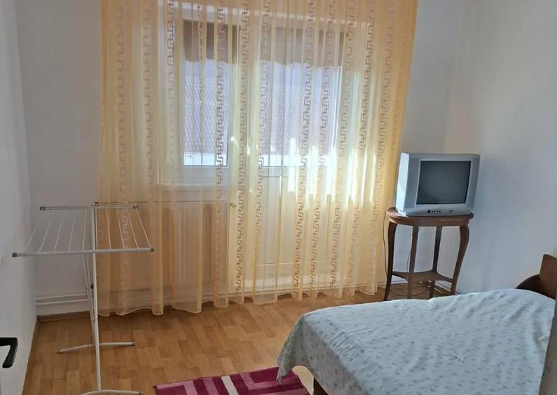 Inchiriez ap 3 camere Terezian - 2