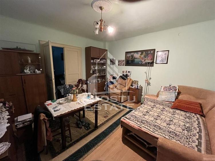 Casa in curte comuna cu acces separat langa Colegiul Banatean - 1