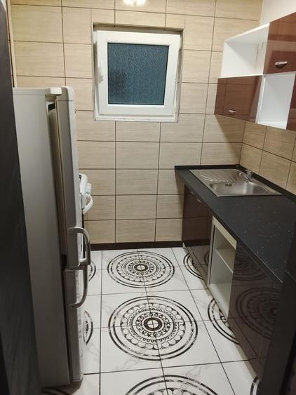 Inchiriez apartament 2 camere - 4