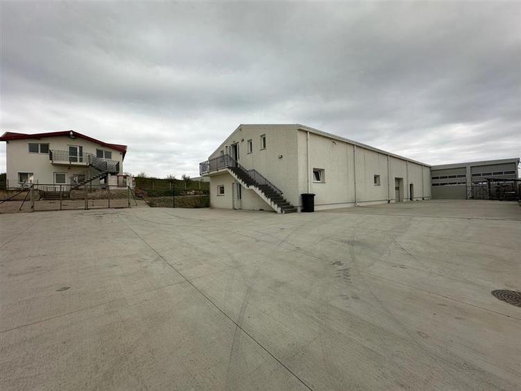 Spațiu industrial, de 300 mp, în Lețcani