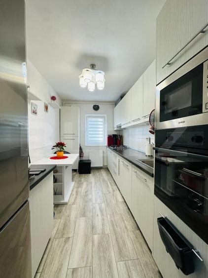 Apartament 3 camere decomandat, boxa si loc de parcare - zona Craiter - 5