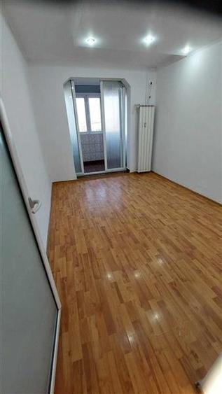 Vanzare Apartament 4 Camere Semidecomandat Sos. Berceni - 1