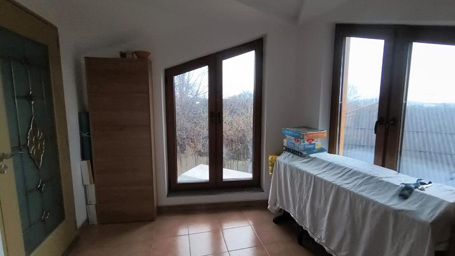 Casă spațioasă cu teren 7000 mp – Oniceni, Suceava – ideală locuință sau investi - 5