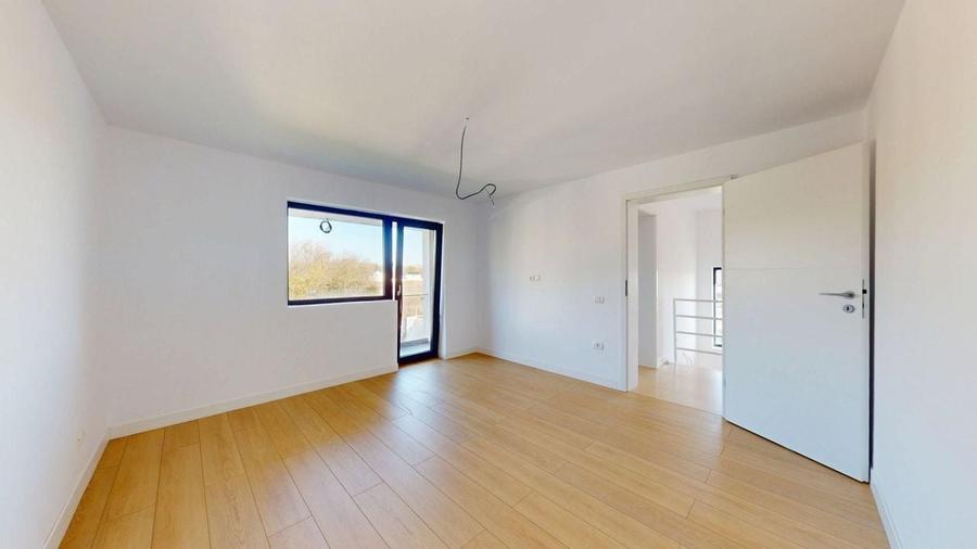 CASA DE LANGA PADURE, Clinceni str. Mierlei 73J - 17