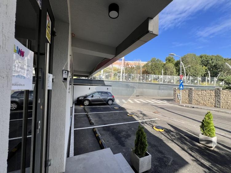 Spatiu comercial modern de inchiriat / 2 locuri de parcare - 21