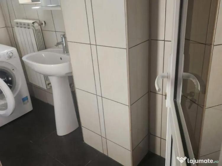 Aparatorii patriei berceni etaj 2 - 1