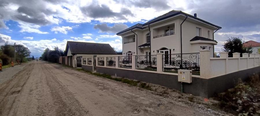 Casa mobilata si utilata cu proiect deosebit , foarte rar intalnit - 1