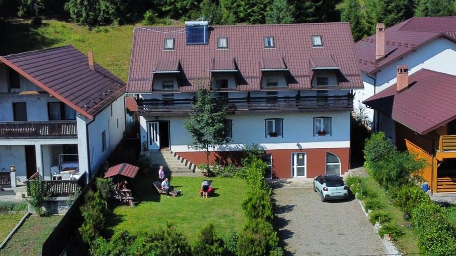 De Vanzare Pensiune-10 camere Voroneț - 1