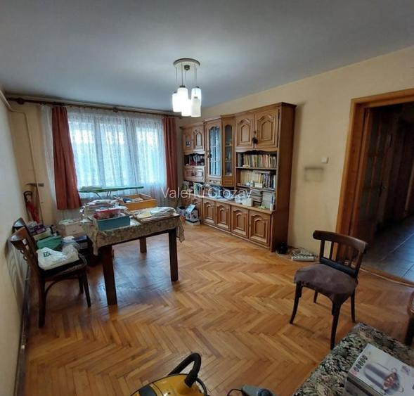 Apartament 4 camere 85 mp Tractorul Apartament 4 camere 85 mp Tractorul